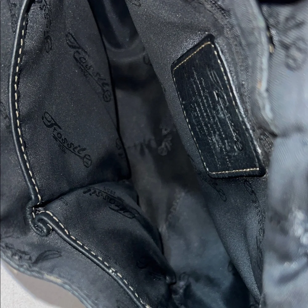 Fossil shoulder Bag with Contrast Stitching